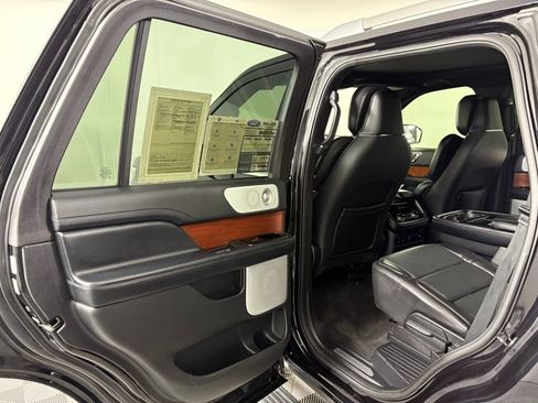 Used 2020 Lincoln Navigator Reserve image 27