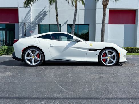 Used 2020 Ferrari Portofino image 20
