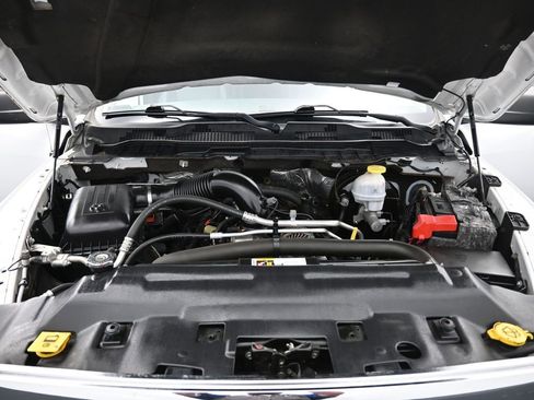 Used 2020 RAM 1500 Tradesman w/ Chrome Appearance Group image 18