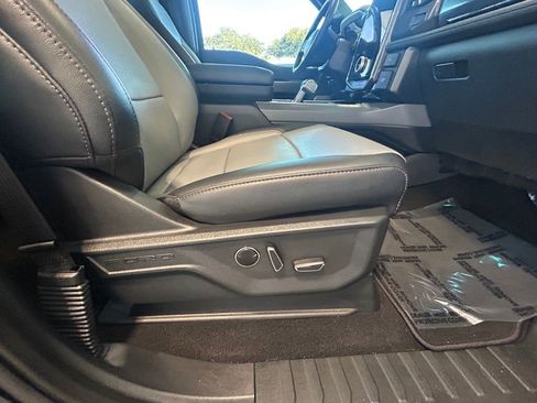 Used 2024 Ford F150 Lightning Lariat image 28