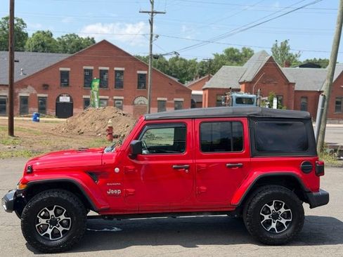 Used 2019 Jeep Wrangler Unlimited Sahara AWD/4WD image 9