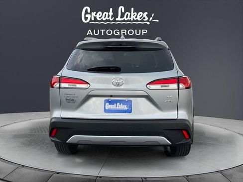 Used 2024 Toyota Corolla Cross LE w/ Moonroof Package image 4