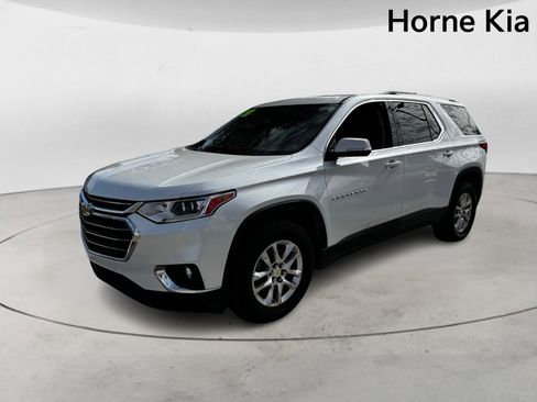 Used 2020 Chevrolet Traverse LT image 7