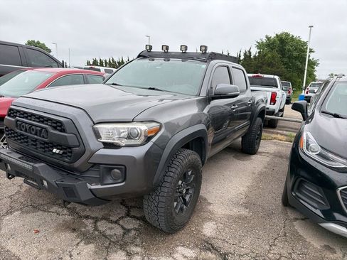 Used 2016 Toyota Tacoma TRD Off-Road w/ Towing Package AWD/4WD image 4