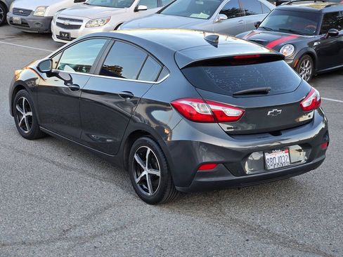 Used 2017 Chevrolet Cruze LT FWD image 11