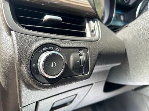 Used 2020 Buick Envision Essence FWD image 24