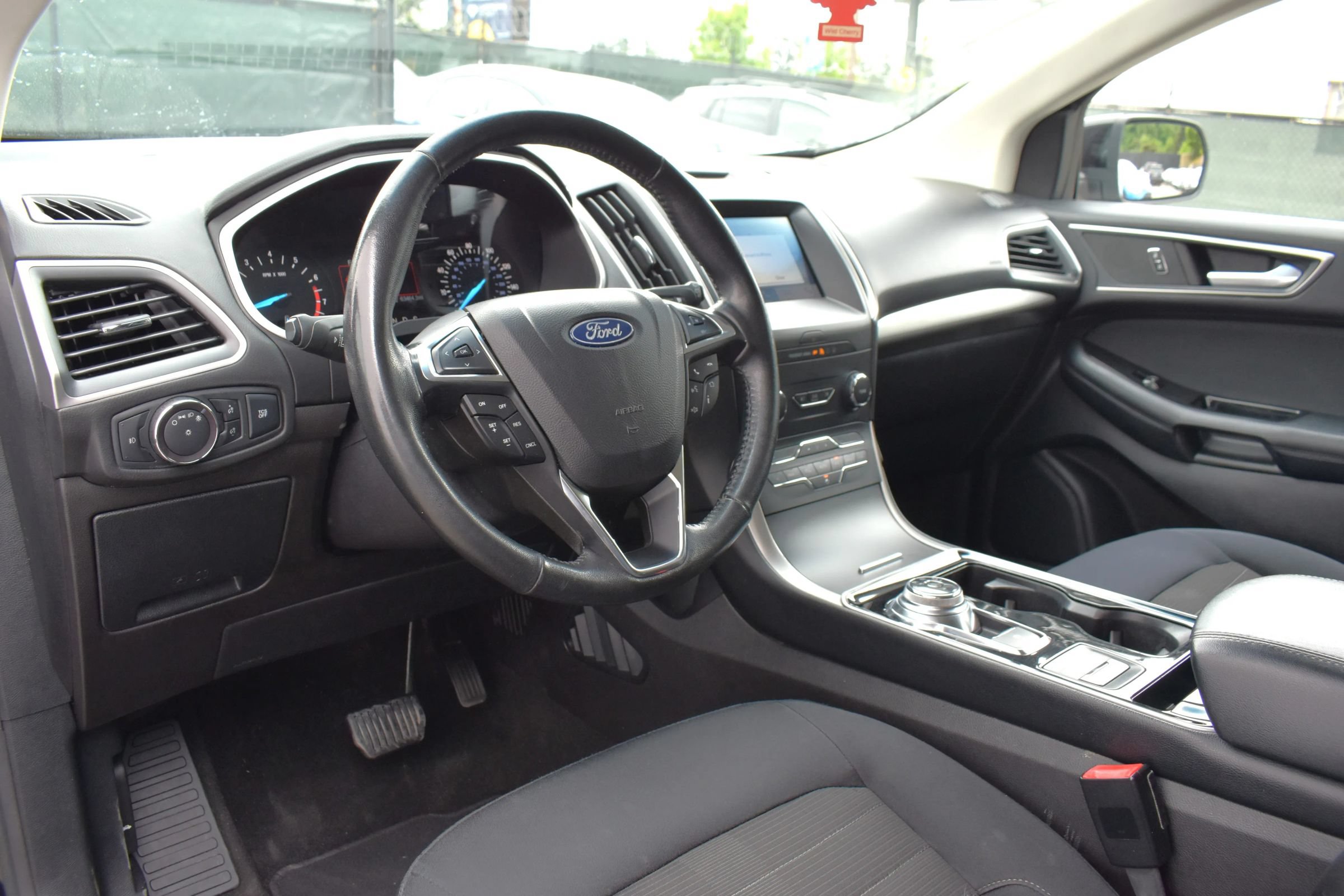 Used 2019 Ford Edge SEL FWD image 42
