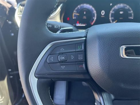 New 2025 Jeep Grand Cherokee L Altitude AWD/4WD image 14