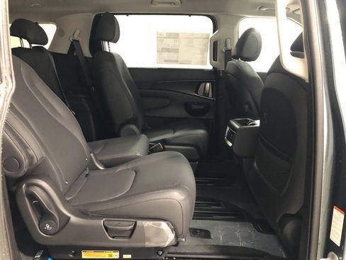 New 2026 Kia Carnival SX Prestige image 11