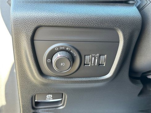 New 2025 Jeep Grand Cherokee Limited w/ Black Appearance Package image 31