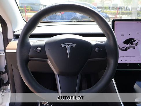 Used 2020 Tesla Model 3 Long Range image 3