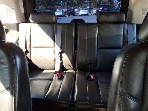 Used 2011 Cadillac Escalade AWD image 22