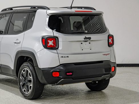 Used 2017 Jeep Renegade Trailhawk image 15