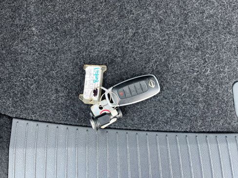 Used 2025 Nissan Rogue SV image 21