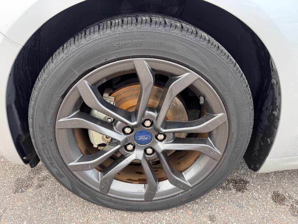 Used 2018 Ford Fusion SE w/ Equipment Group 201A FWD image 11