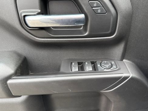 Used 2019 Chevrolet Silverado 1500 Custom Trail Boss w/ Custom Convenience Package image 12