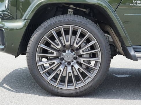 Certified 2025 Mercedes-Benz G 63 AMG 4MATIC image 9