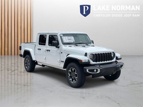 New 2025 Jeep Gladiator Sport w/ Premium Package image 2