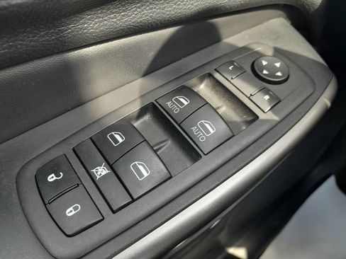 Used 2021 Jeep Cherokee Latitude Lux AWD/4WD image 38