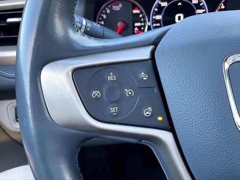 Used 2020 GMC Acadia Denali w/ Technology Package image 18