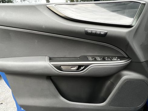 Used 2025 Lexus NX 250 FWD w/ Towing Package (2000 Lbs) image 13