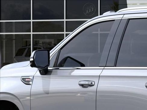 New 2026 GMC Yukon Denali RWD image 12