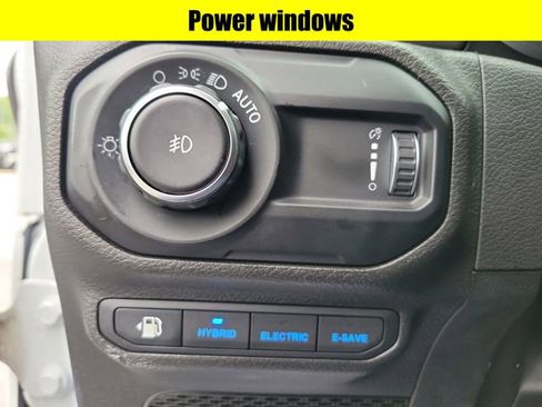 Used 2023 Jeep Wrangler Unlimited w/ Convenience Group AWD/4WD image 19