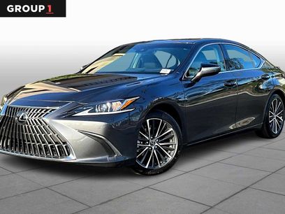 New 2025 Lexus ES 300h w/ Premium Package