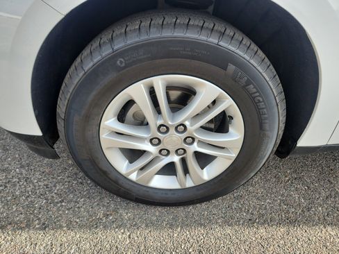 Used 2019 Buick Enclave Essence image 27