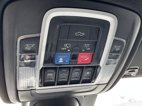 Used 2023 RAM 1500 Laramie AWD/4WD image 25
