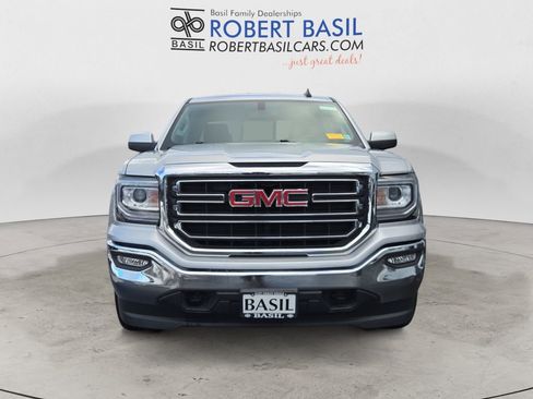 Used 2018 GMC Sierra 1500 SLE w/ Black Pack image 8