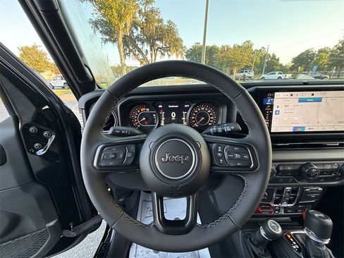 New 2025 Jeep Wrangler Unlimited Rubicon w/ Steel Bumper Group image 14