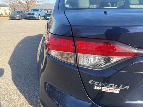 Used 2025 Toyota Corolla LE image 10