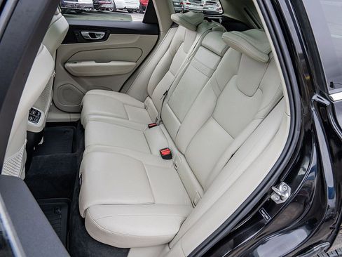 Used 2020 Volvo XC60 T6 Inscription w/ Protection Package Premier image 17