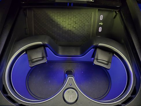 Used 2025 Mercedes-Benz GLS 63 AMG 4MATIC image 18