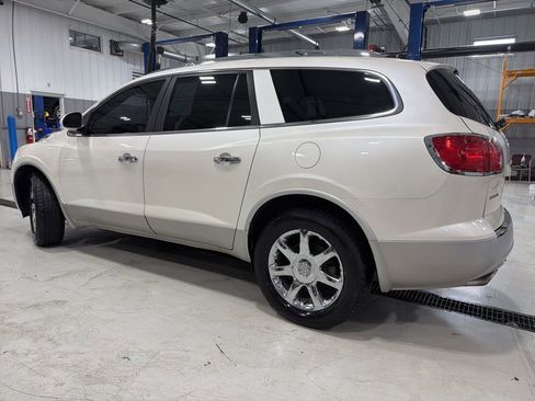 Used 2008 Buick Enclave CXL w/ Entertainment Package #3 image 3