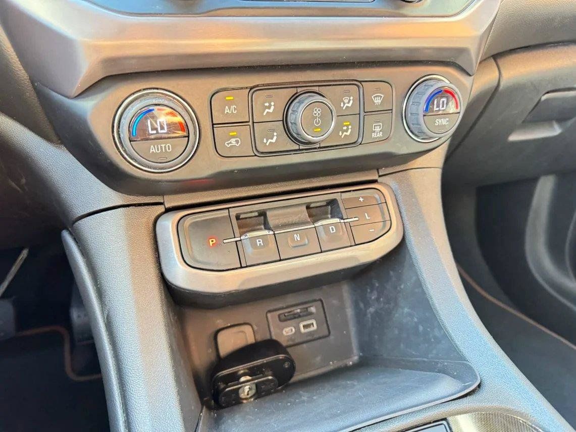 Used 2023 GMC Acadia AT4 AWD/4WD image 20