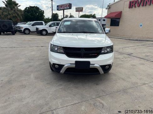 Used 2017 Dodge Journey Crossroad w/ Mopar Chrome Accent Package FWD image 2