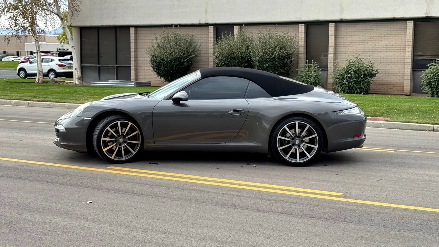 Used 2016 Porsche 911 Carrera RWD image 2