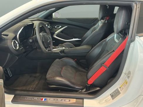 Used 2018 Chevrolet Camaro ZL1 RWD image 8