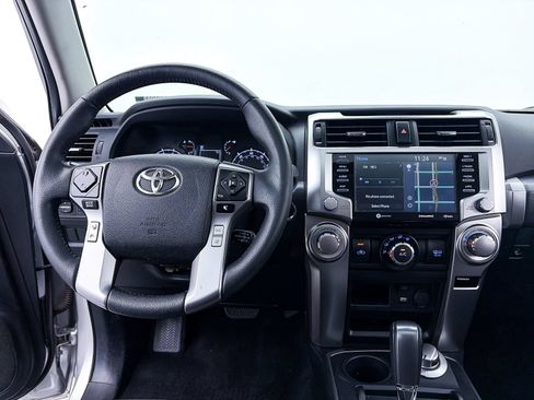 Used 2022 Toyota 4Runner SR5 Premium w/ Moonroof Package AWD/4WD image 7