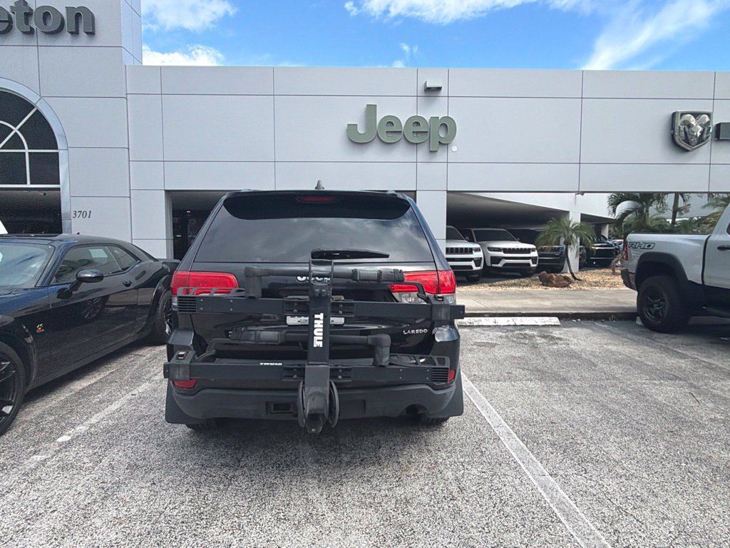 Used 2015 Jeep Grand Cherokee Laredo w/ Quick Order Package 23E RWD image 11