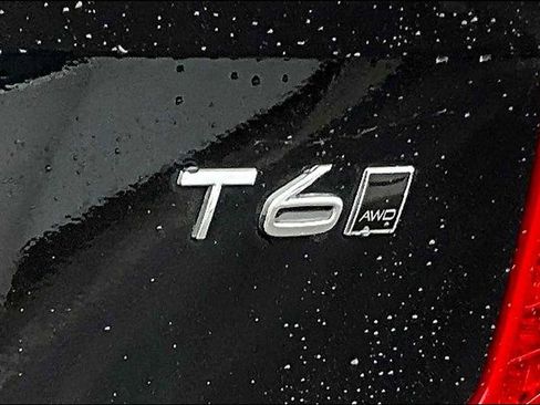 Used 2022 Volvo XC90 T6 Momentum w/ Climate Package image 7