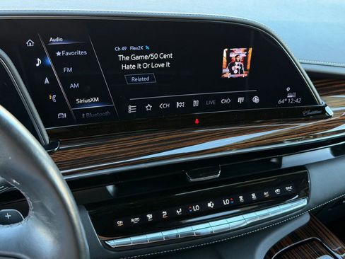 Certified 2022 Cadillac Escalade Premium Luxury image 28