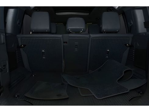 Used 2023 Land Rover Defender 110 X-Dynamic SE image 45