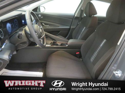 Certified 2025 Hyundai Elantra SEL image 11