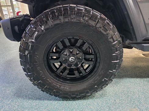Used 2019 Jeep Wrangler Unlimited Rubicon AWD/4WD image 13