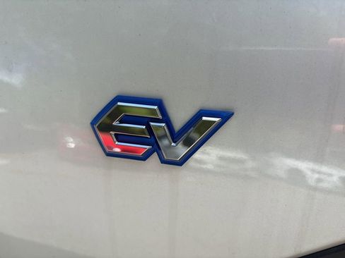 Used 2023 Subaru Solterra AWD image 3