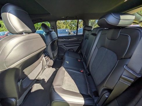 New 2025 Jeep Grand Cherokee Altitude image 12