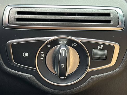 Used 2019 Mercedes-Benz C 300 4MATIC Sedan image 25